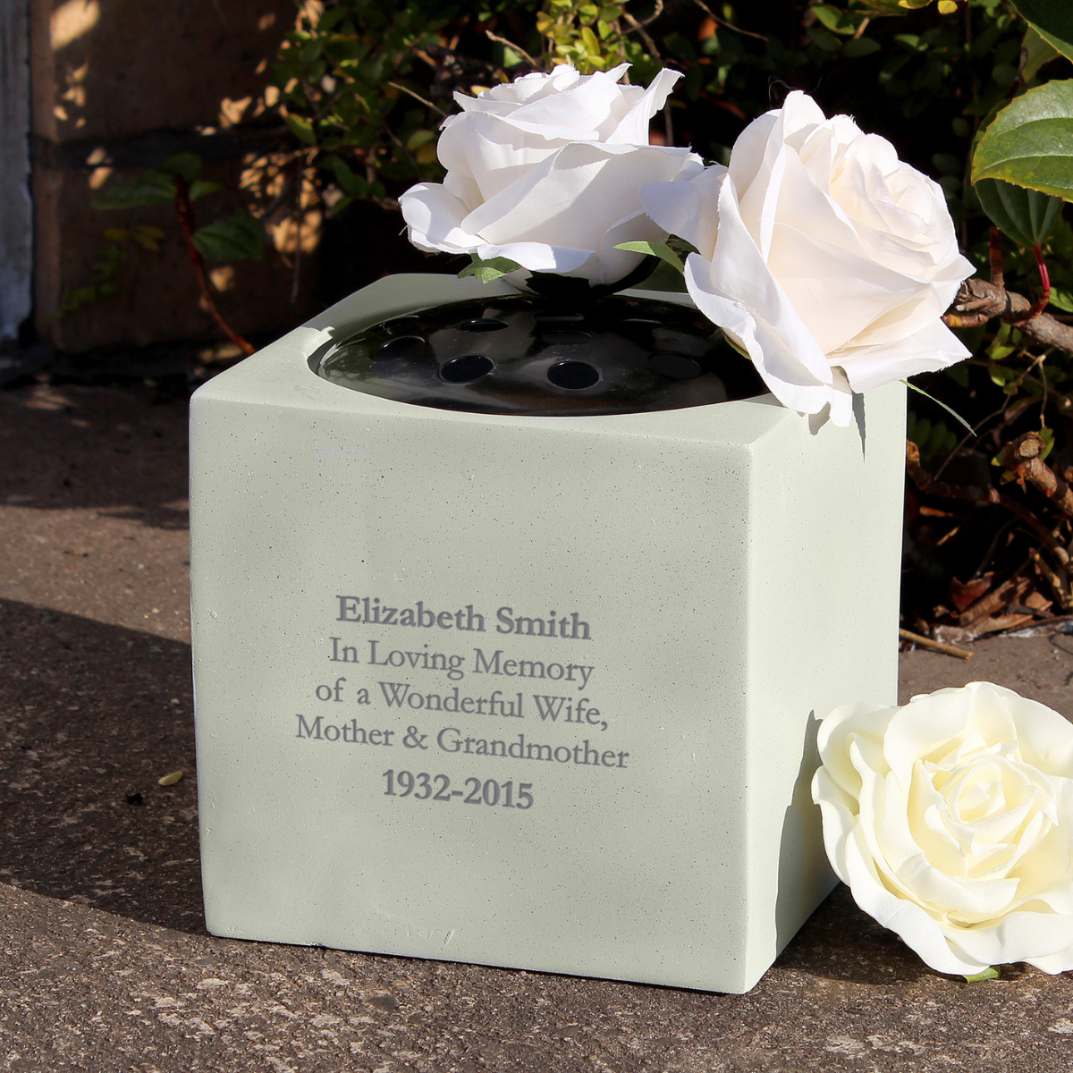 engraved memorial vase showing the personlisation over 5 lines