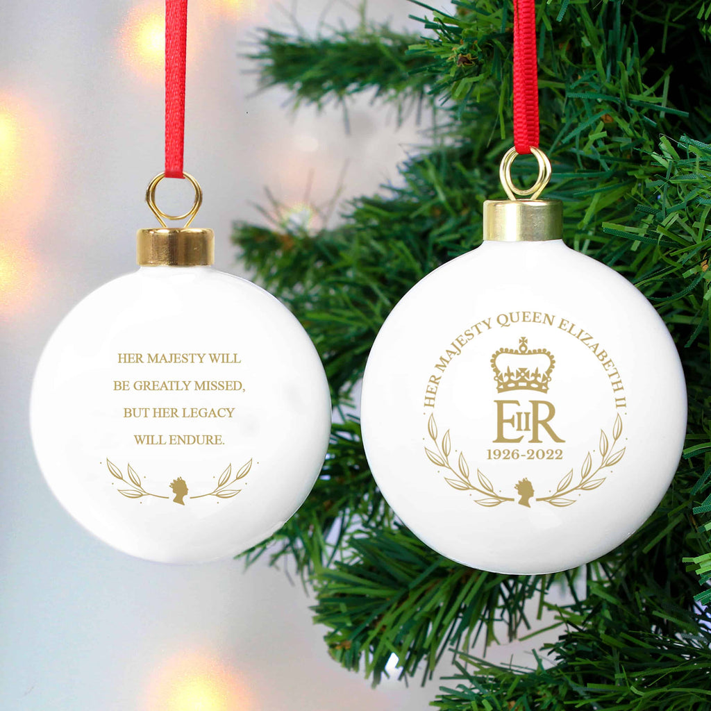 queens commemorative bauble